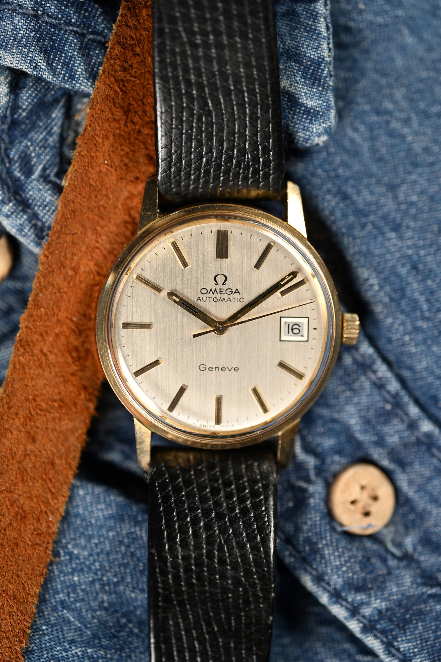 Omega Geneve 9kt Linen Dial