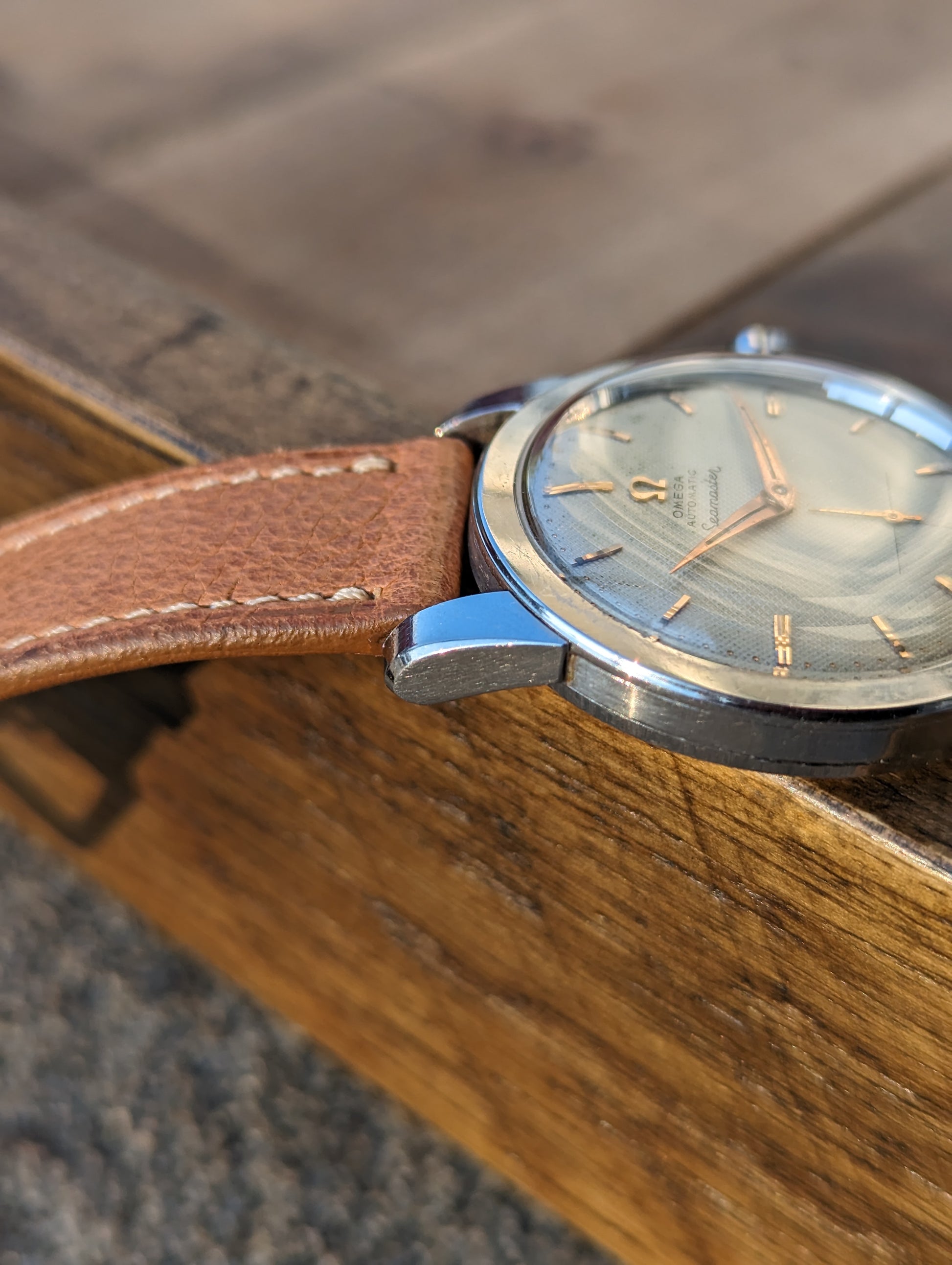 Vintage Omega Seamaster 2766 - Waffle/Honeycomb Dial left lug