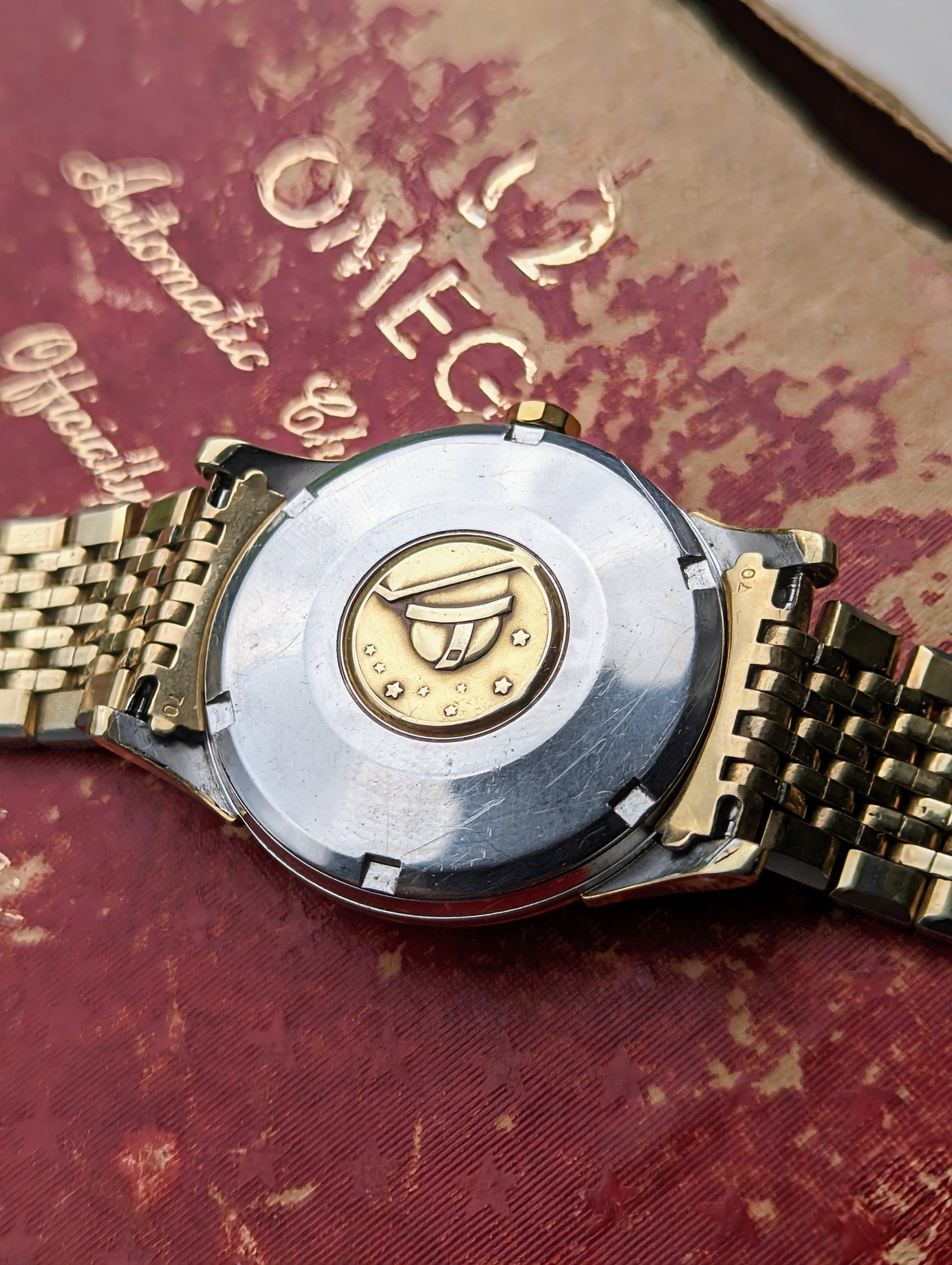 Vintage Omega Constellation 14393 - Rail Track Dial observatory medallion