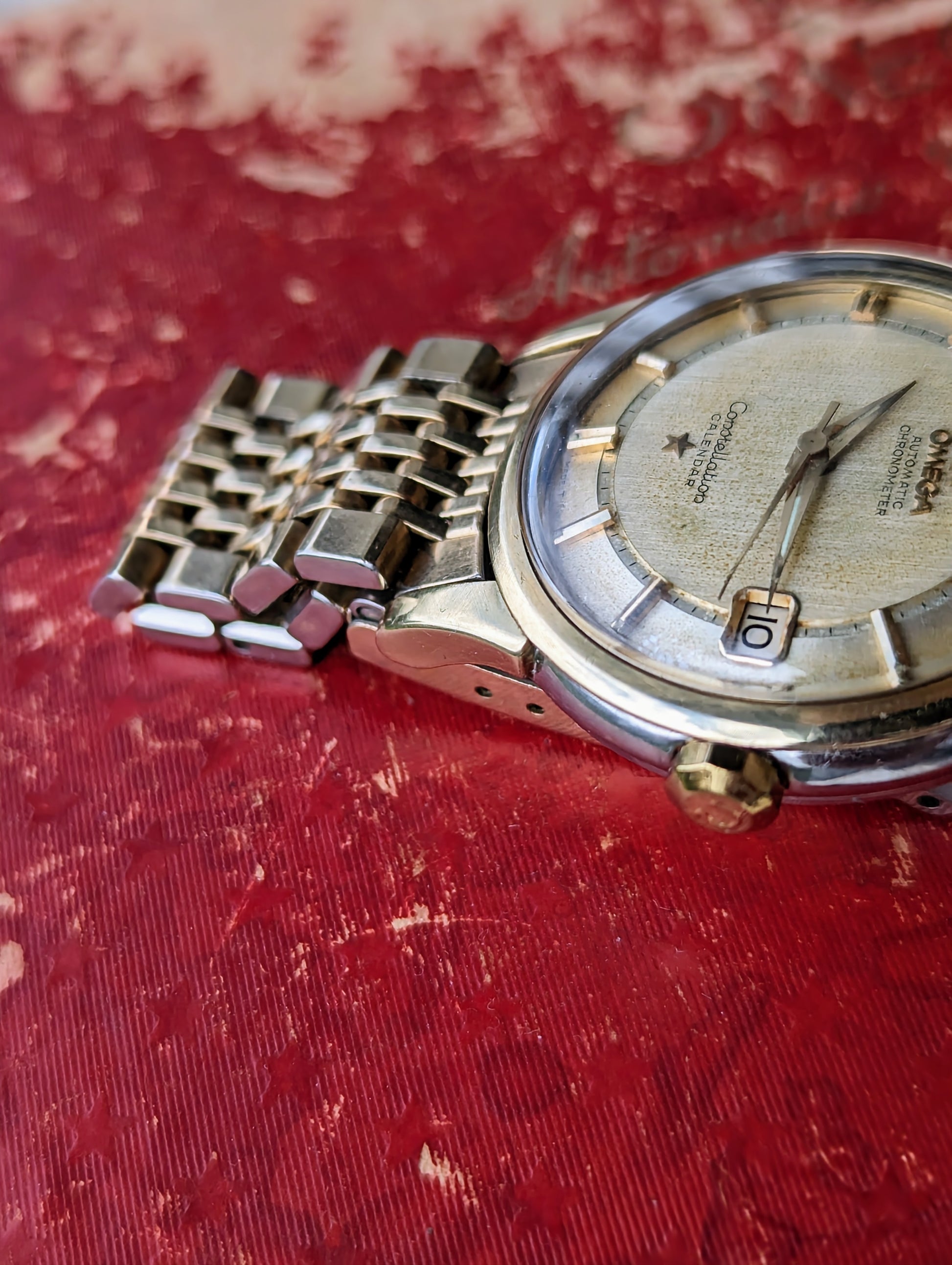 Vintage Omega Constellation 14393 - Rail Track Dial right lug