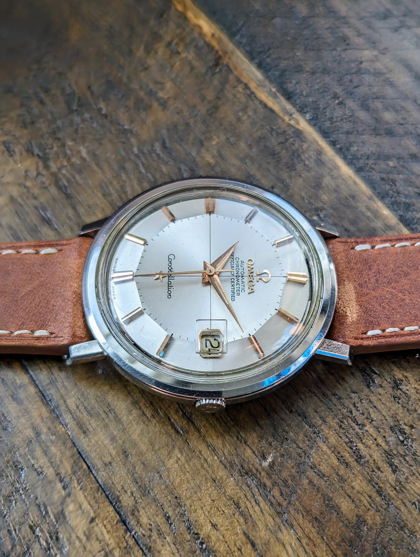 Vintage Omega Constellation 168.004 - Pie pan w/ rose gold hour markers sideways