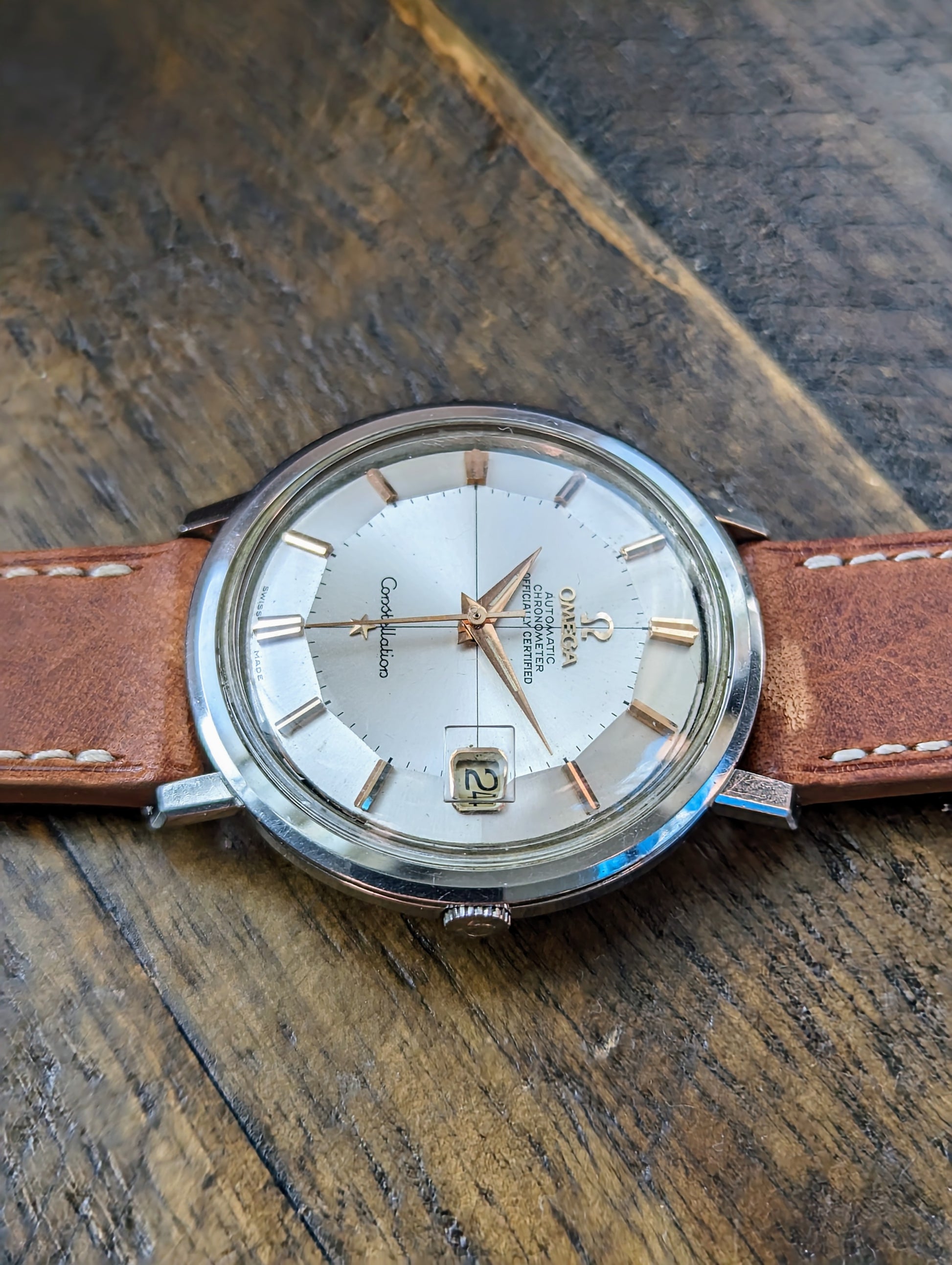 Vintage Omega Constellation 168.004 - Pie pan w/ rose gold hour markers sideways