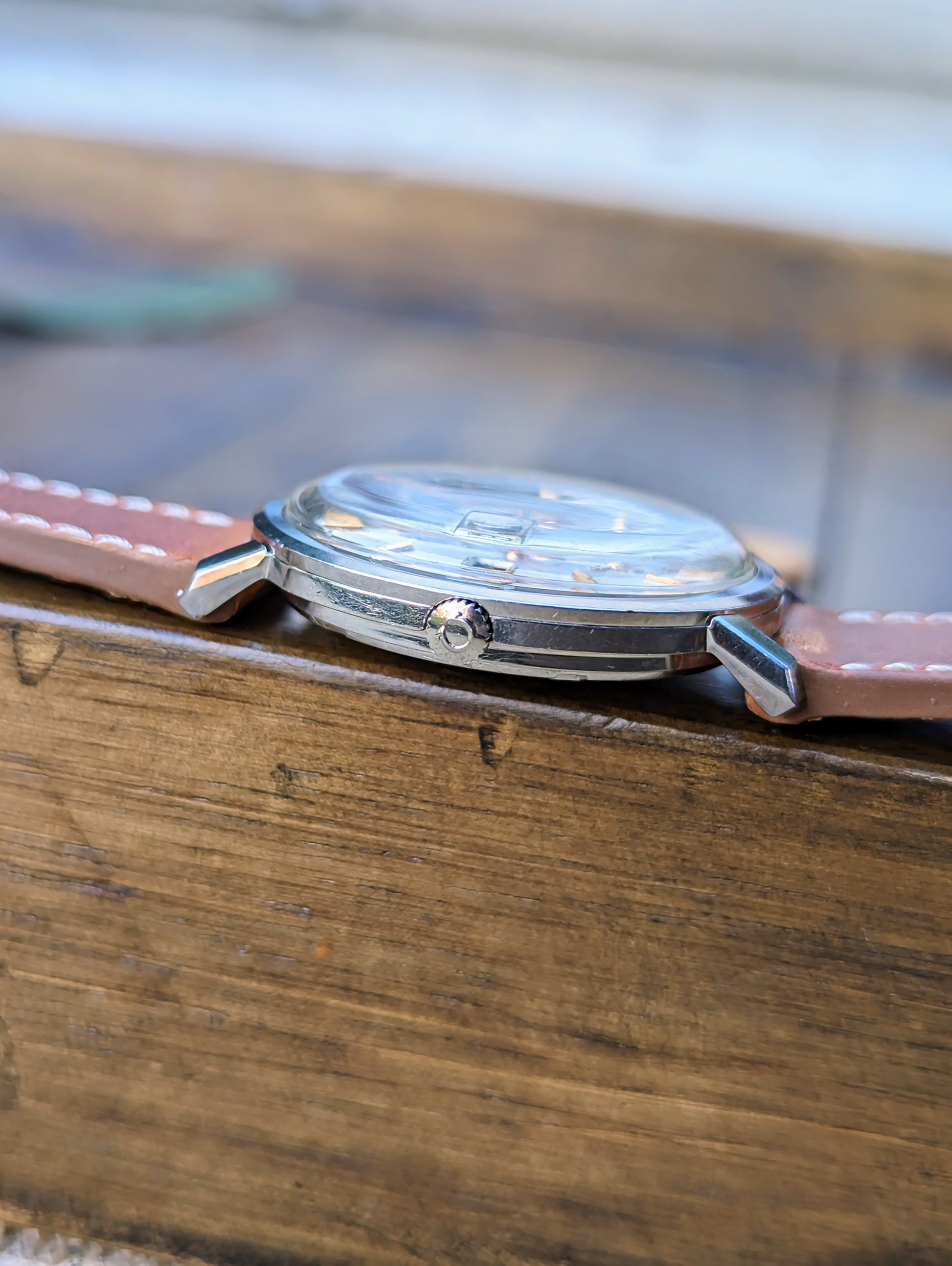 Vintage Omega Constellation 168.004 - Pie pan w/ rose gold hour markers crown