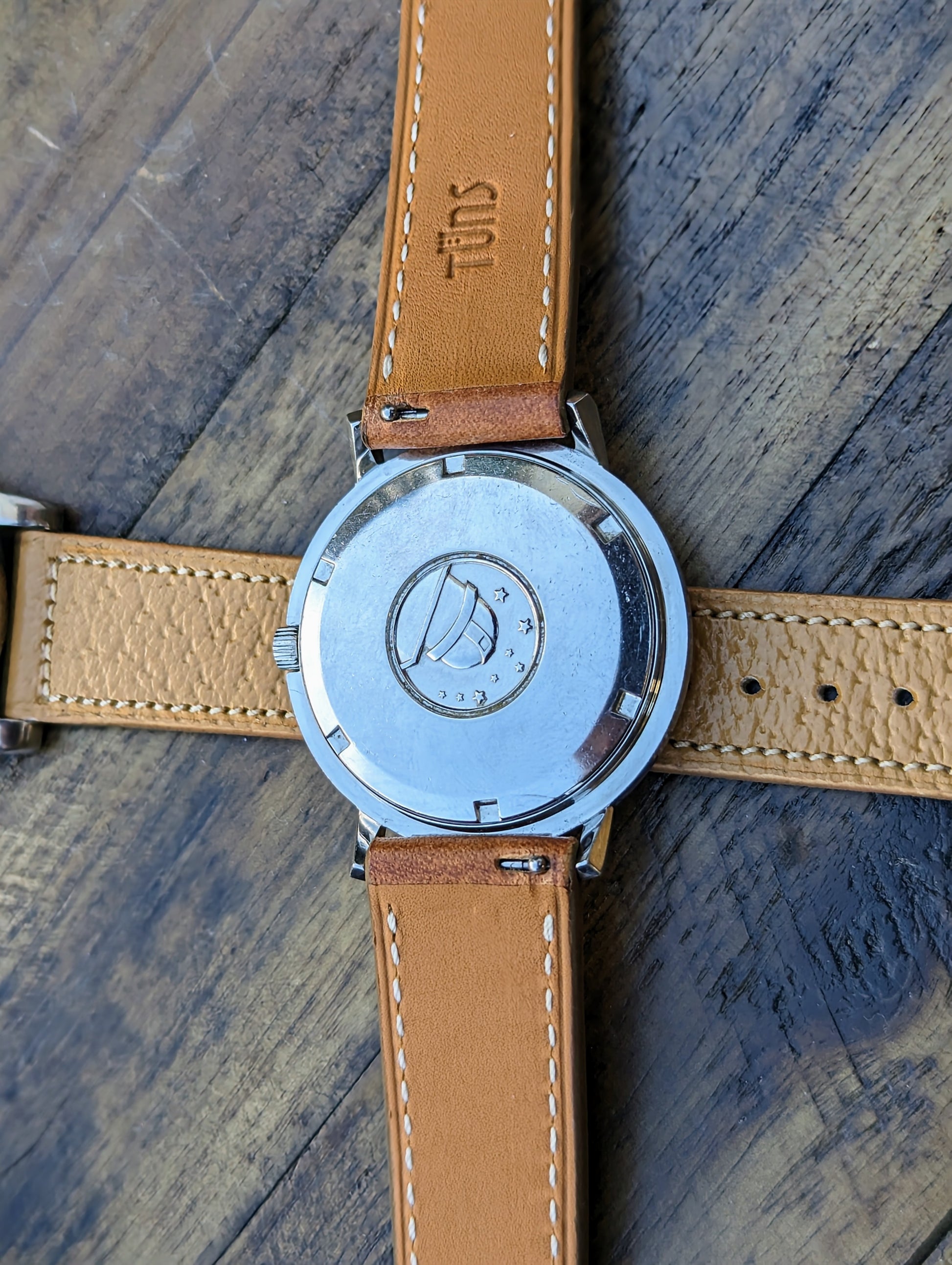 Vintage Omega Constellation 168.004 - Pie pan w/ rose gold hour markers back observatory medallion