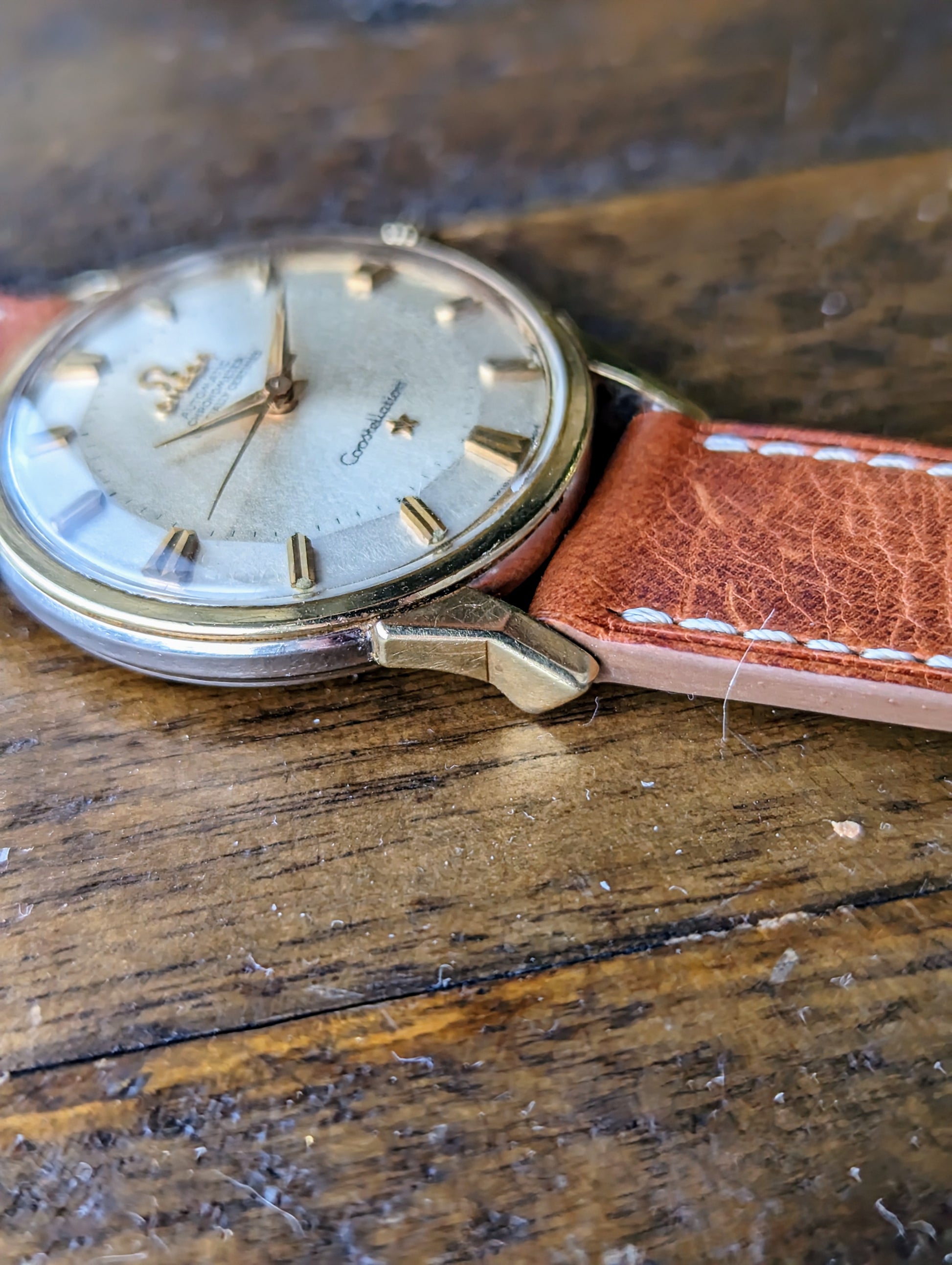 Vintage Omega Constellation 14900 Pie Pan Dial left side 2