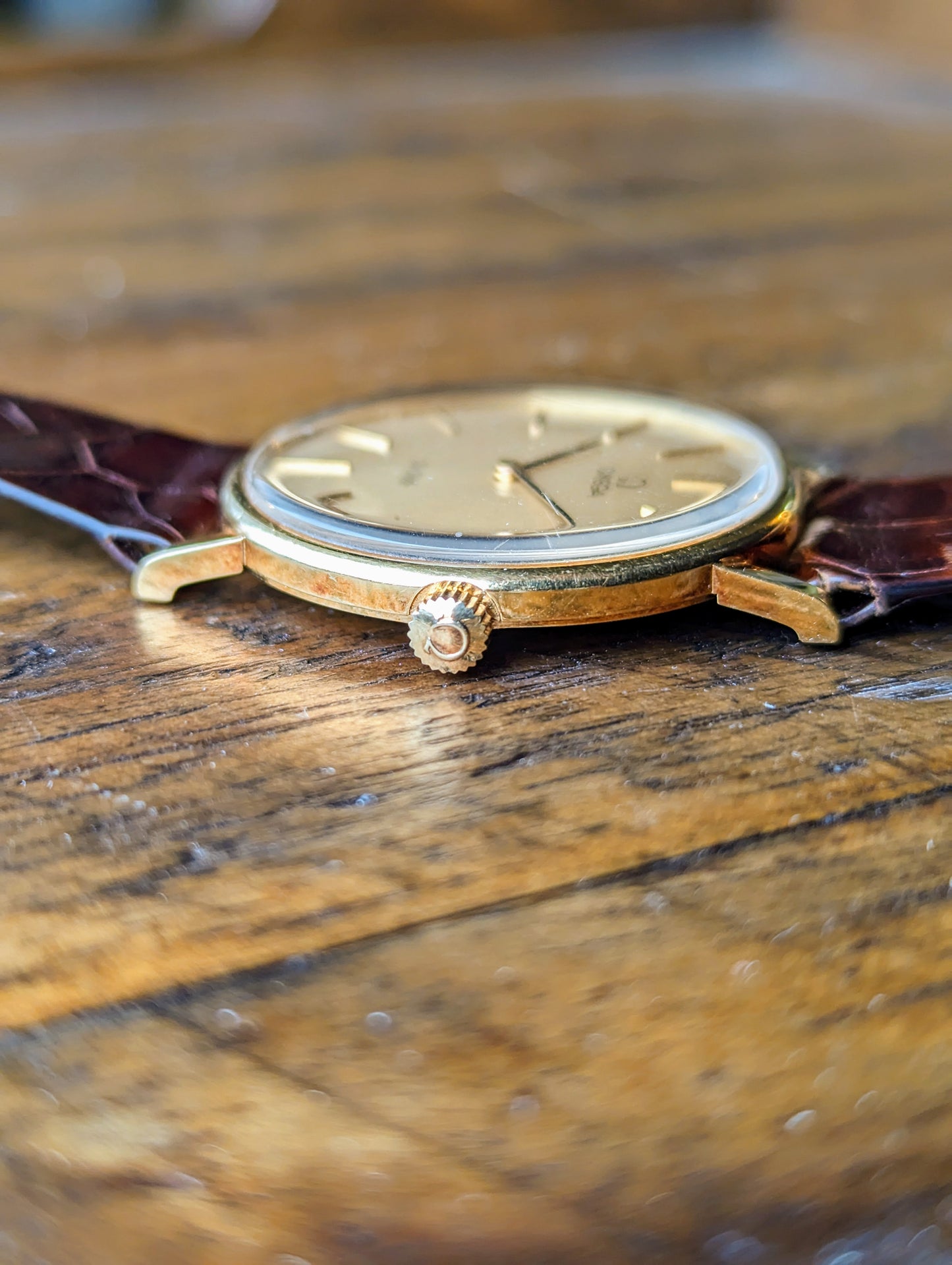 Omega Deville crown