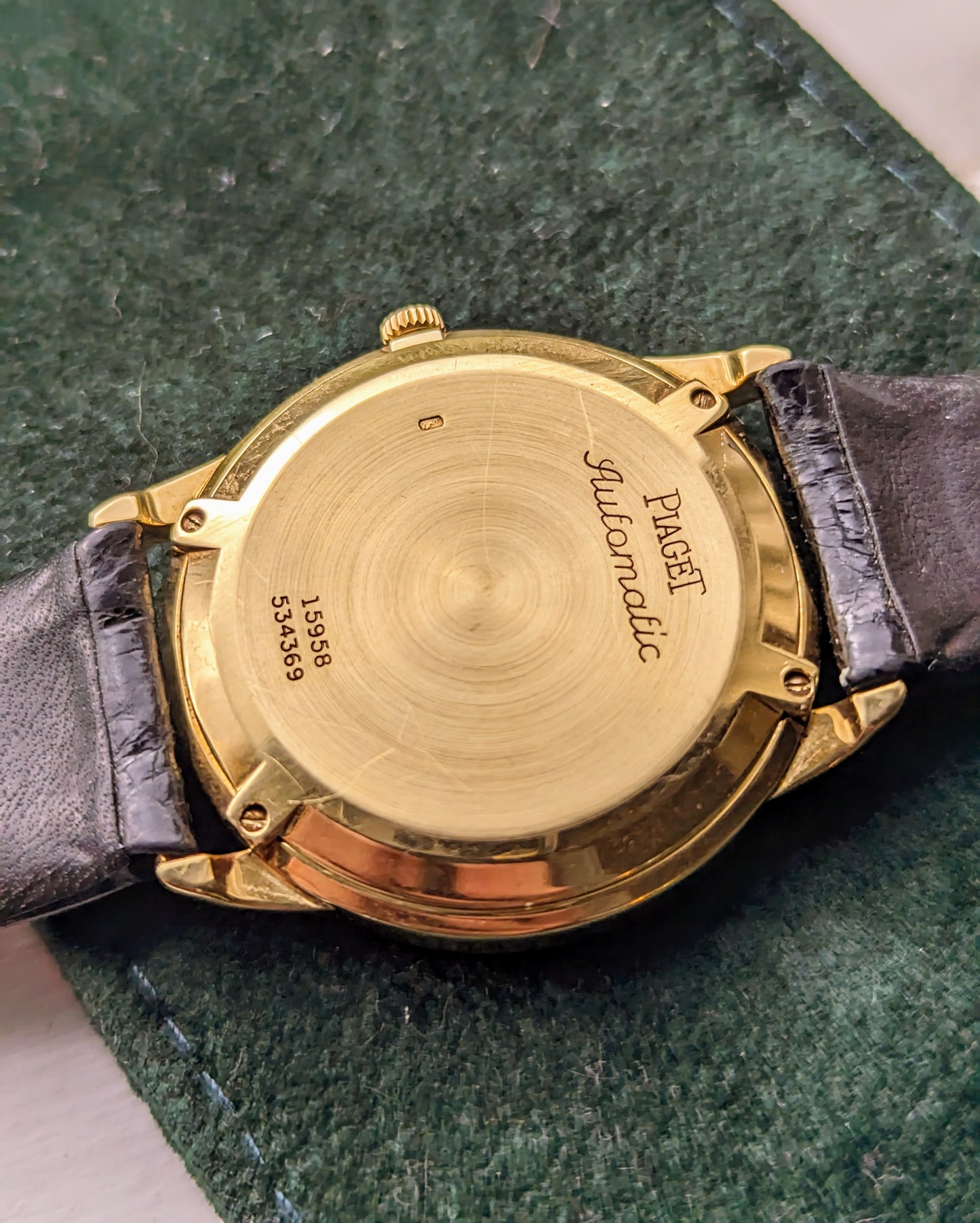 Piaget Gouverneur Triple Calendar Moon Phase 15958 w/ original strap and buckle.