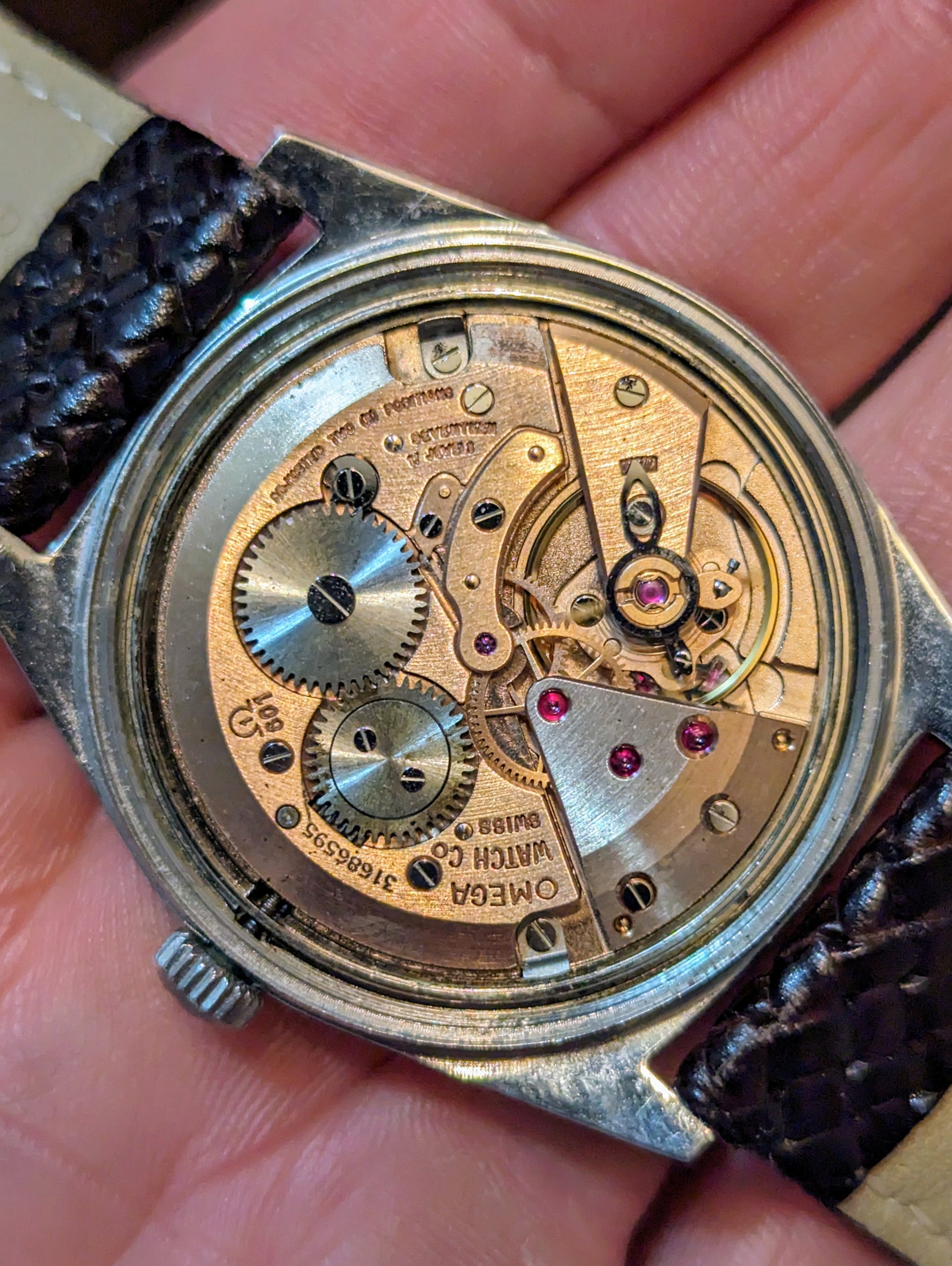 Vintage Omega Geneve 135.041 caliber 601 manually wound movement