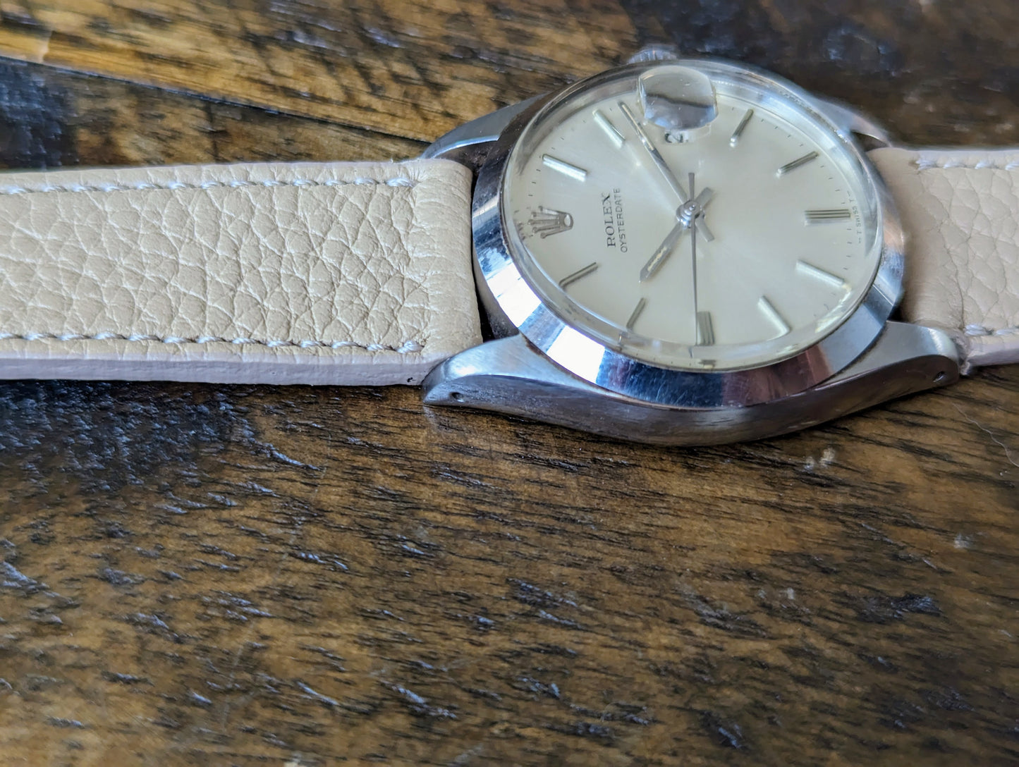 Rolex Oysterdate 6694 - Silver Dial