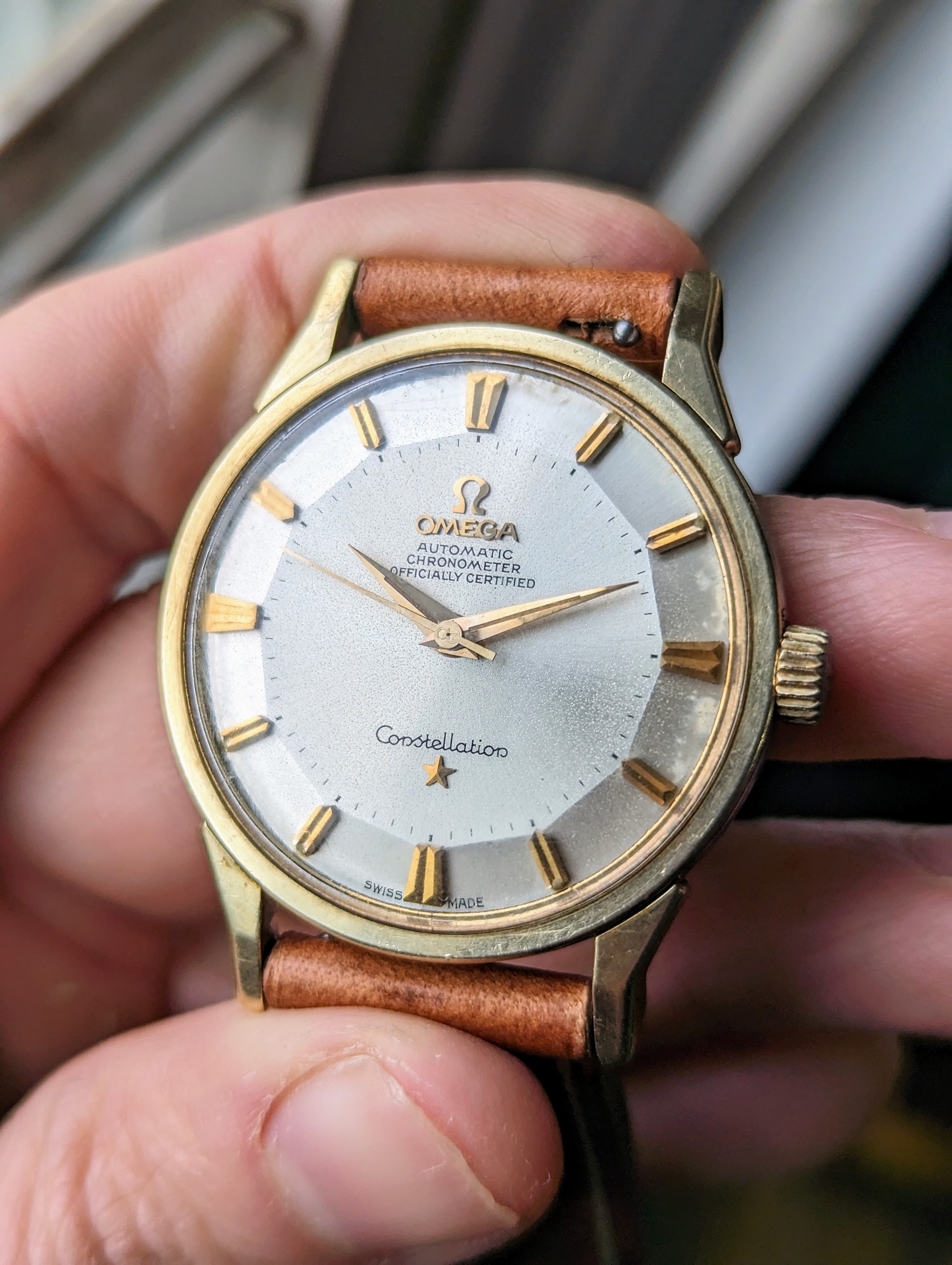 Vintage Omega Constellation 14900 Pie Pan Dial macro shot 3