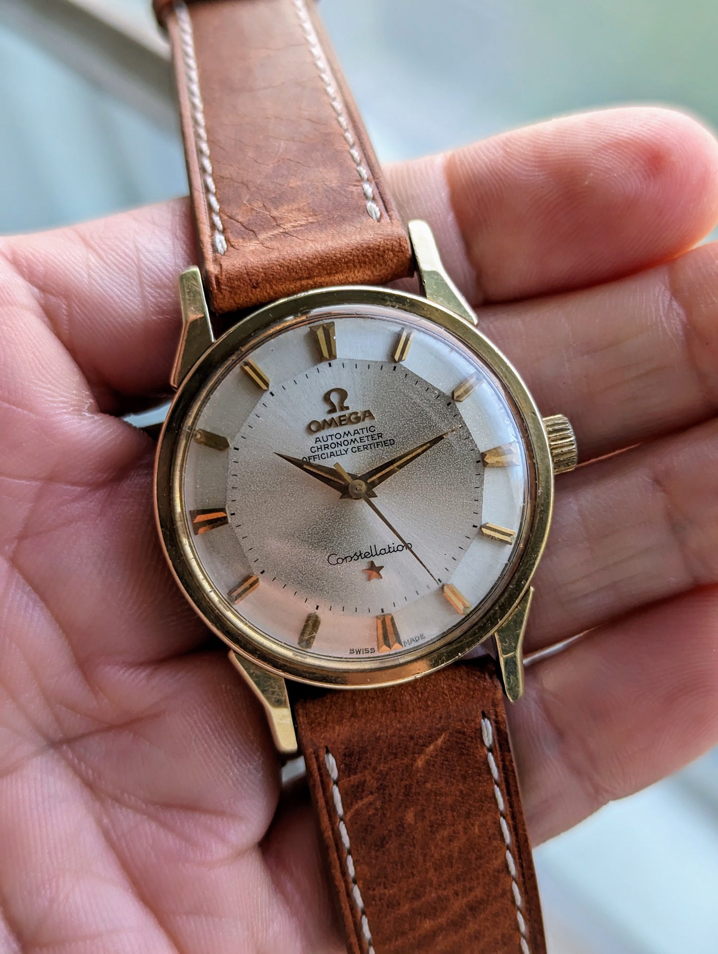 Vintage Omega Constellation 14900 Pie Pan Dial macro shot