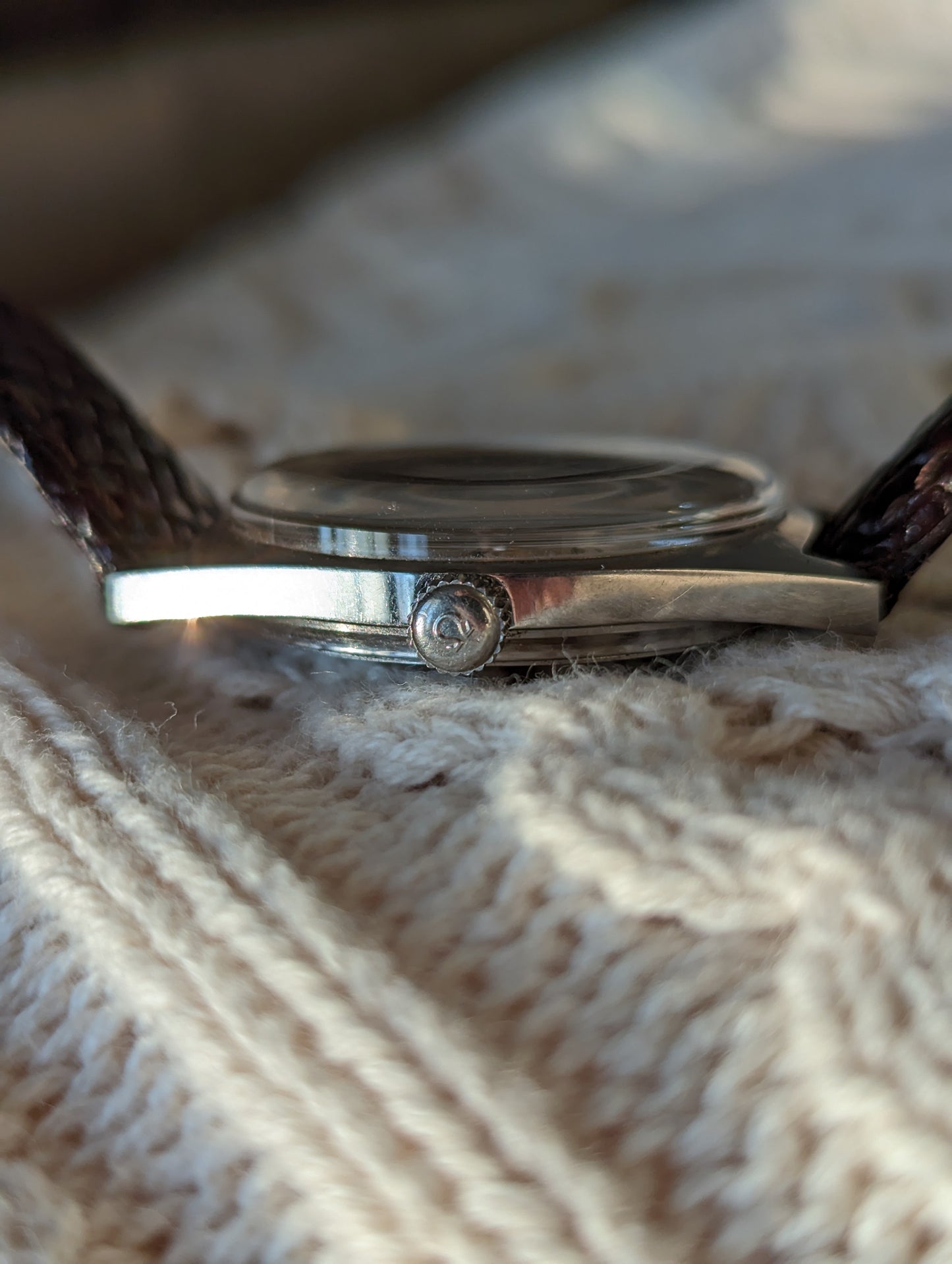 Vintage Omega Geneve 135.041 crown