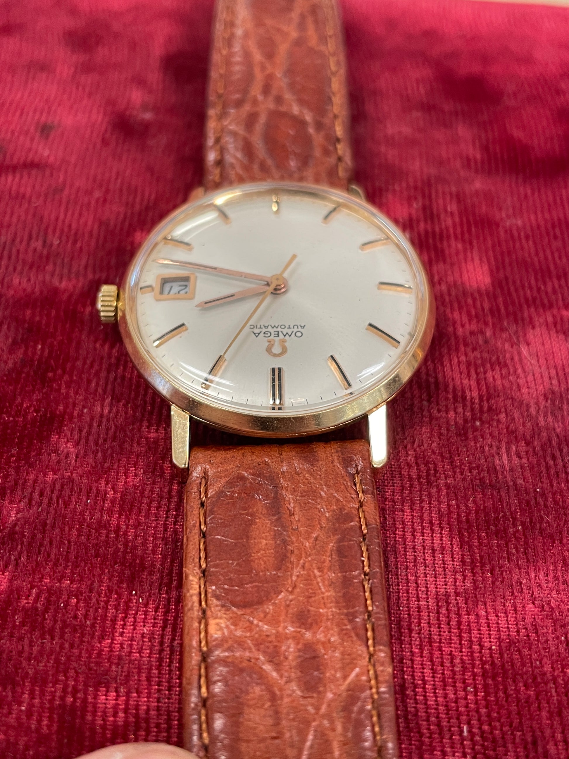 Vintage Omega Seamaster 14kt 12 o'clock side