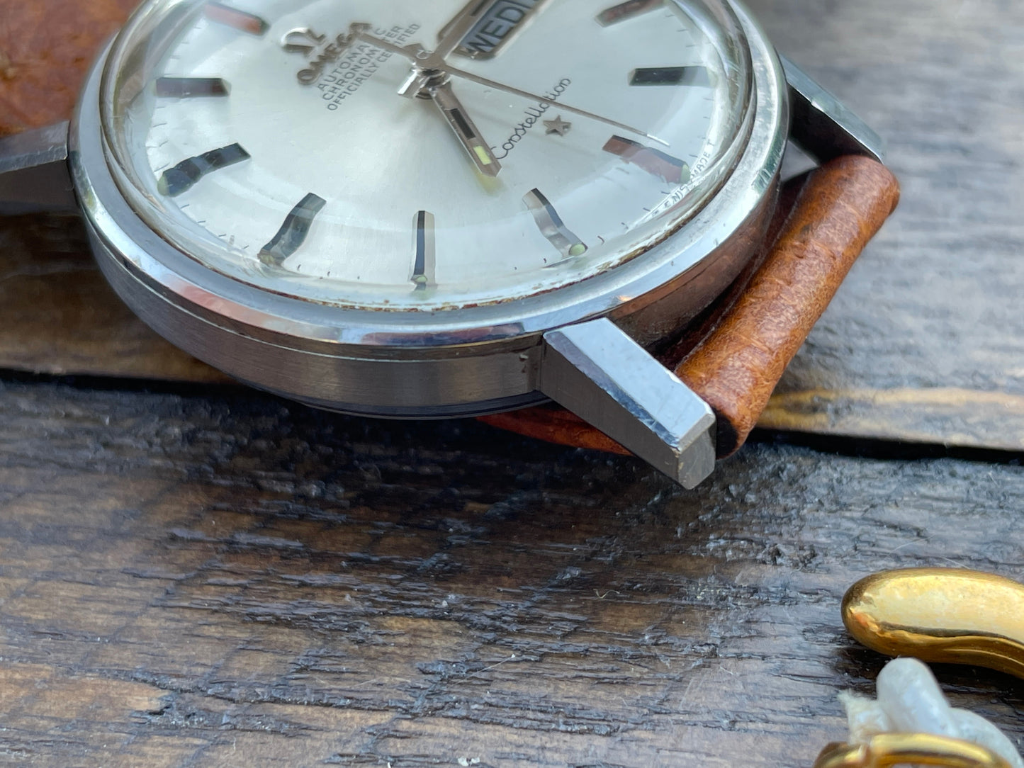 Vintage Omega Constellation 168.016 left side 2