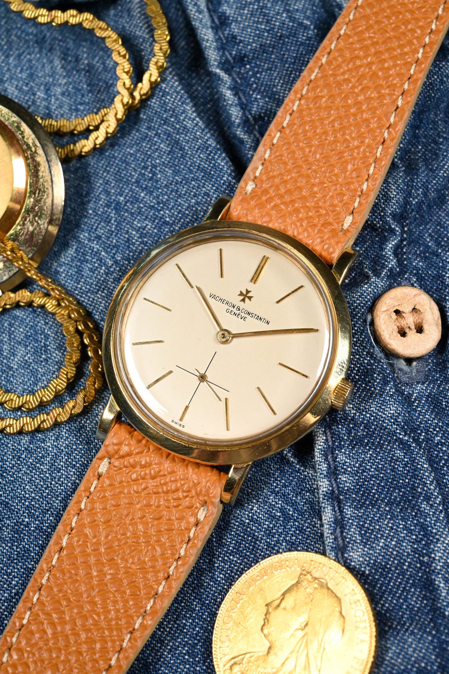 Vacheron & Constantin 6043 w/ original buckle - Serviced w/ 1 year warranty.