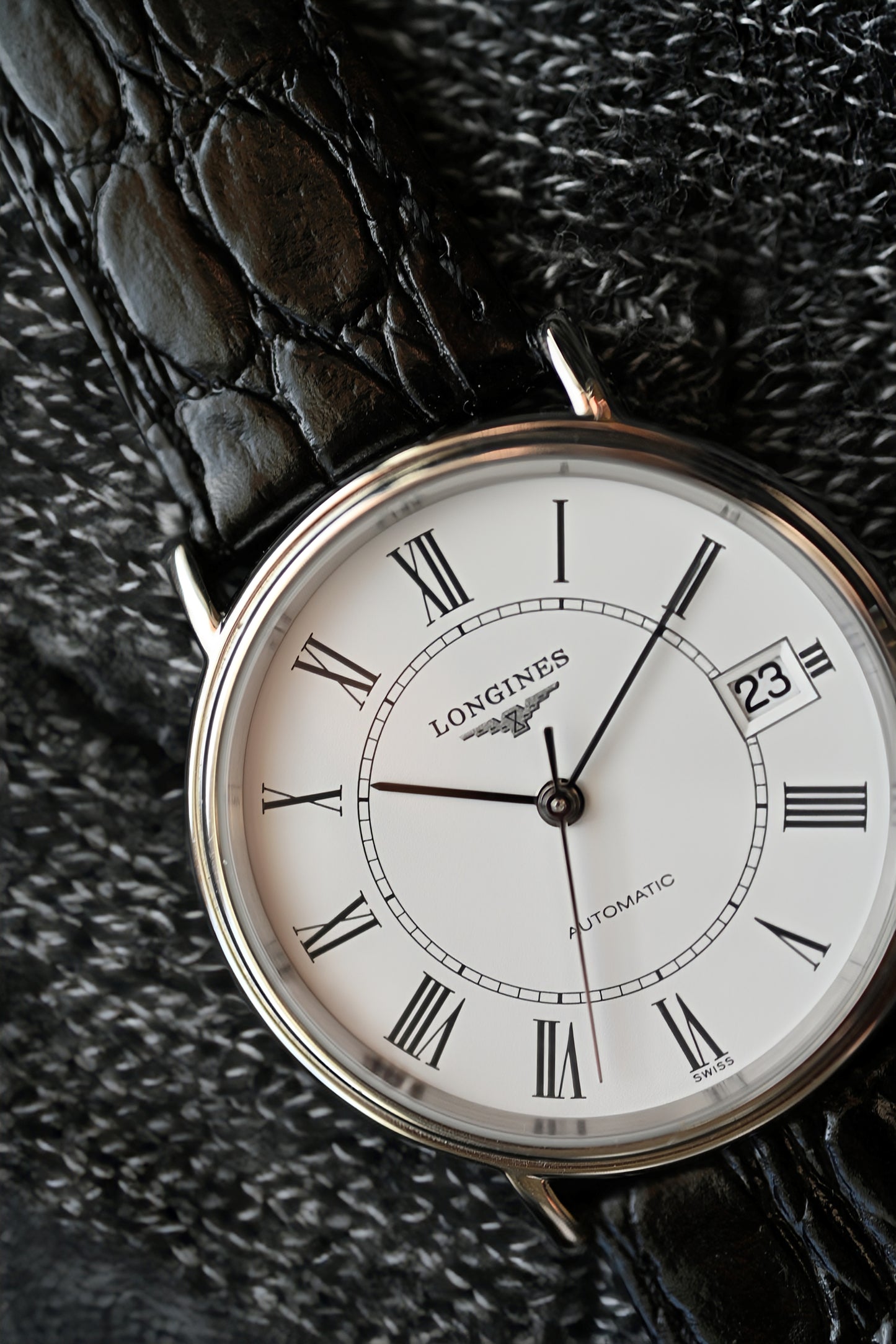 Longines Présence Collection w/ original box, strap and buckle.