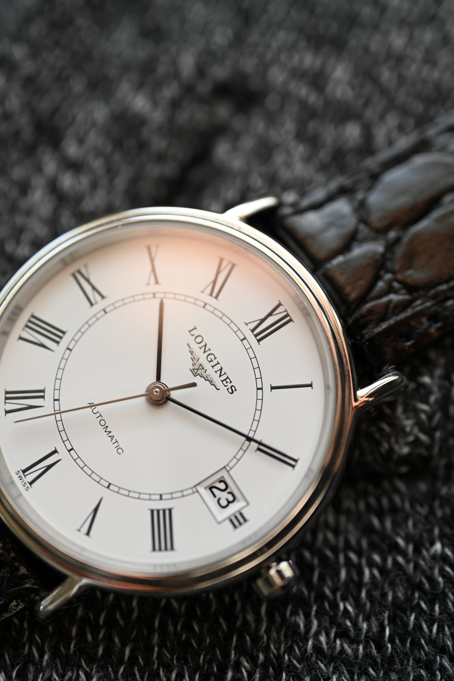 Longines Présence Collection w/ original box, strap and buckle.