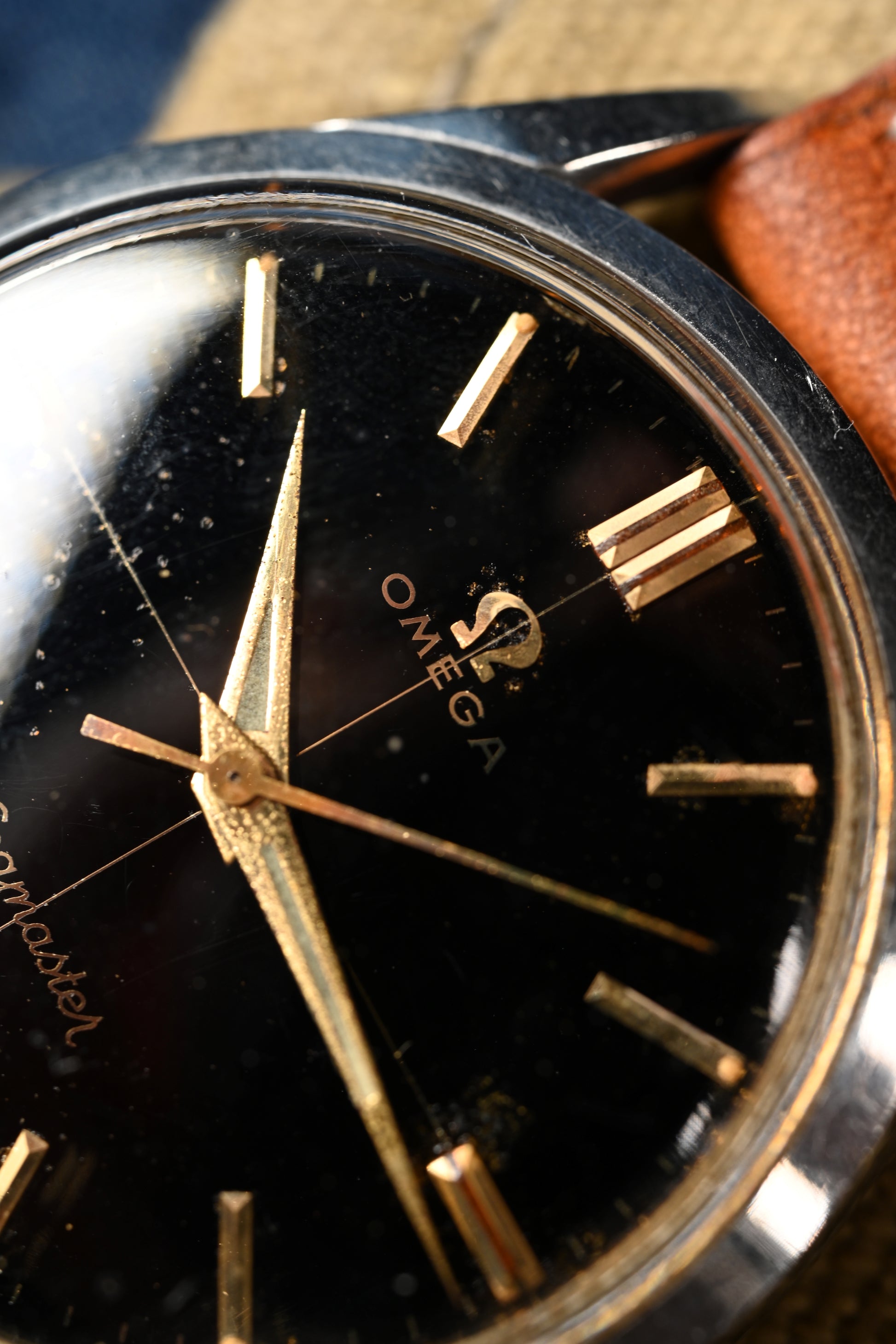 Gilt dial