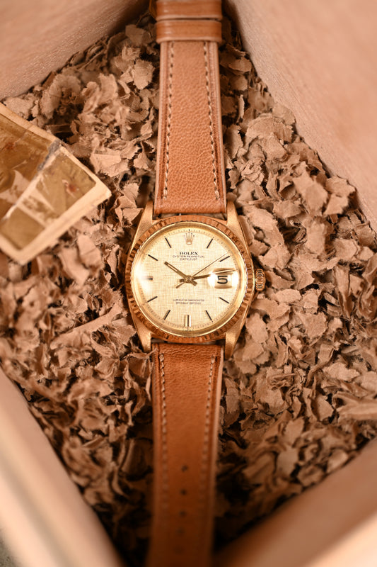 Vintage Rolex Datejust 1601 - 18kt Yellow Gold w/ Linen Dial.