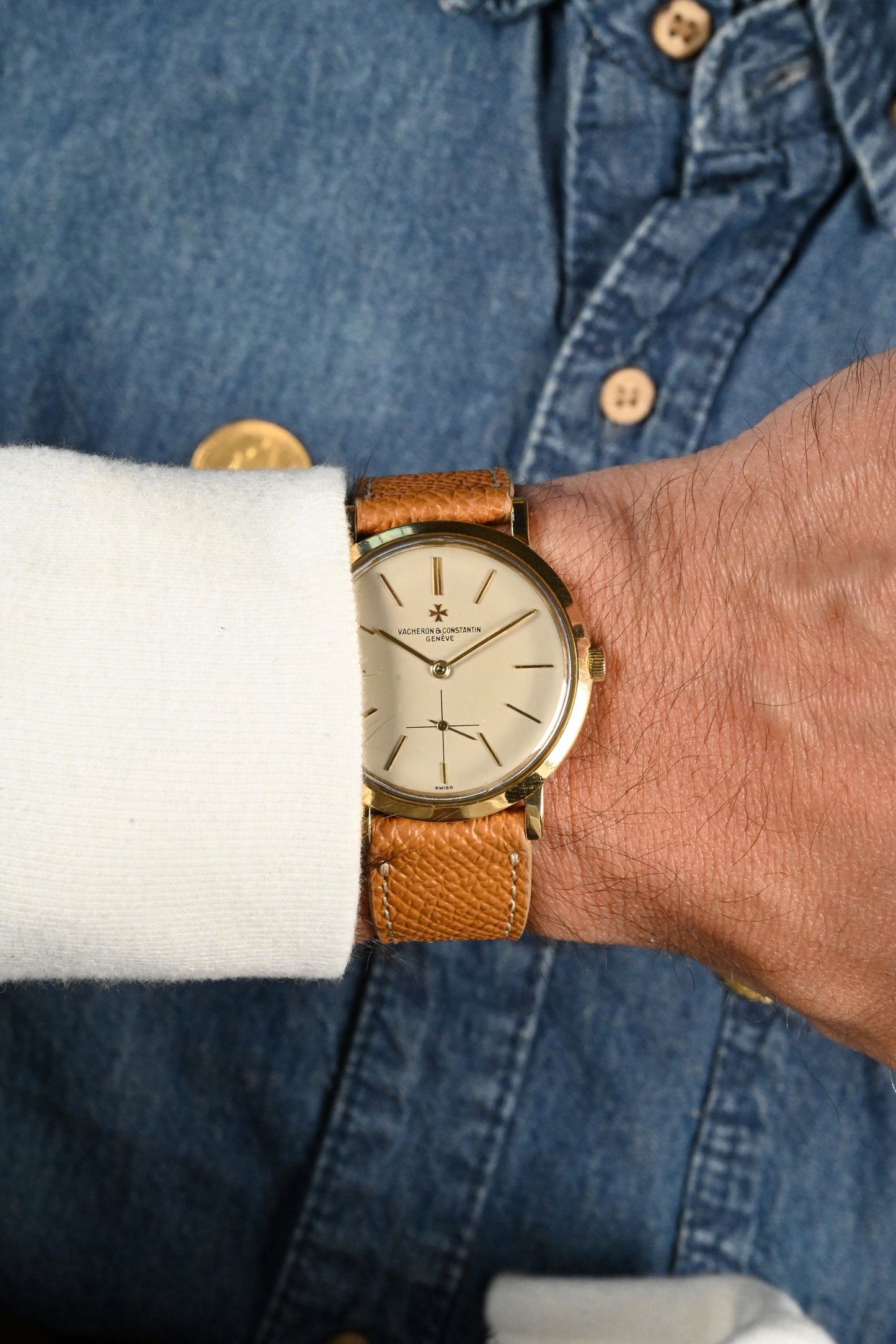 Vacheron & Constantin 6043 w/ original buckle - Serviced w/ 1 year warranty.