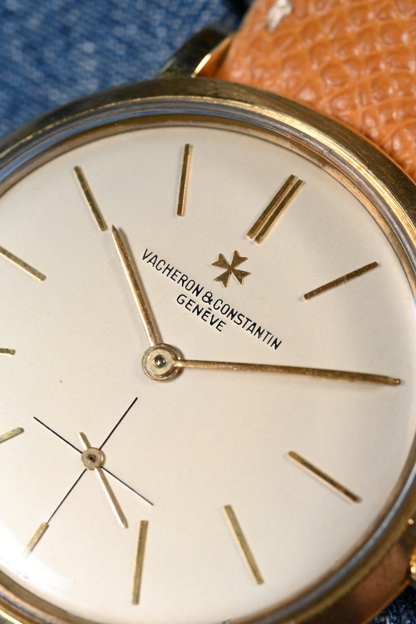 Vacheron & Constantin 6043 w/ original buckle - Serviced w/ 1 year warranty.