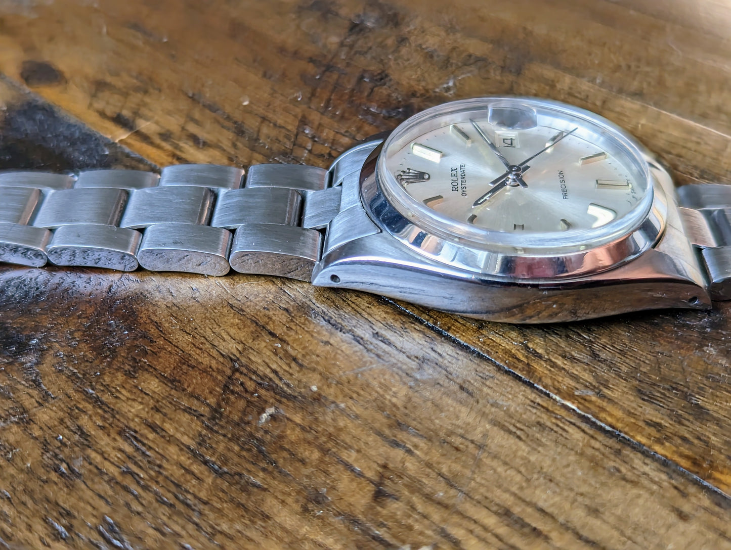 Rolex Oysterdate 6694 - Silver Sunburst