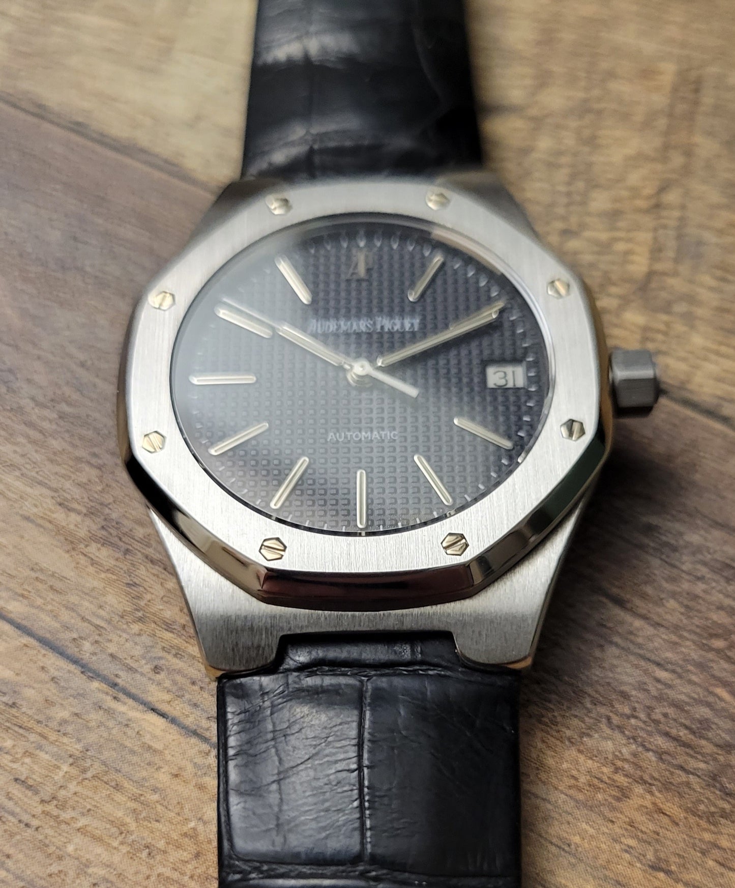 Audemars Piguet Royal Oak - Serviced w/ Box, Papers, extra strap & warranty.