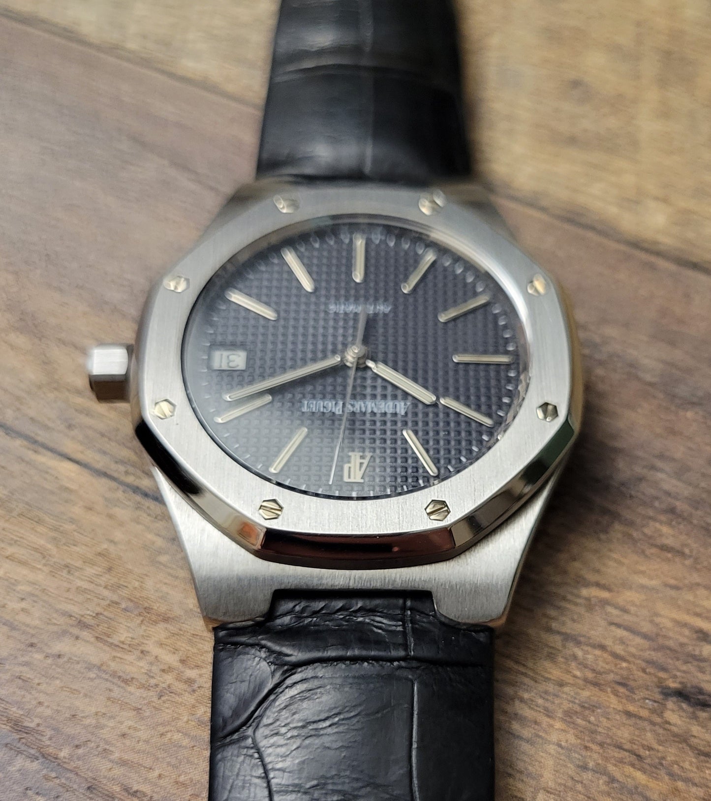 Audemars Piguet Royal Oak - Serviced w/ Box, Papers, extra strap & warranty.