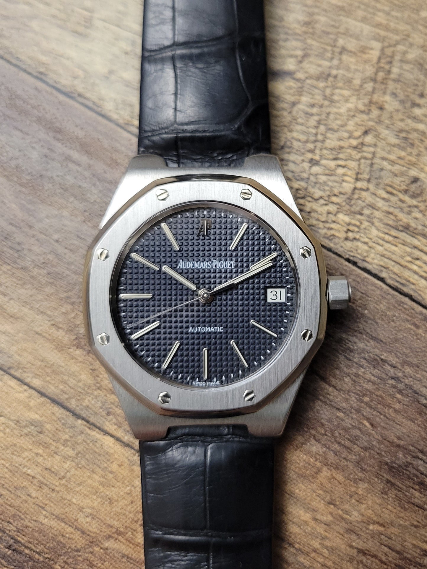 Audemars Piguet Royal Oak - Serviced w/ Box, Papers, extra strap & warranty.